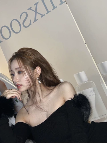 Лебедь, топ без лямок, платье, цветная сексуальная юбка, открытые плечи, в обтяжку, с акцентом на бедрах