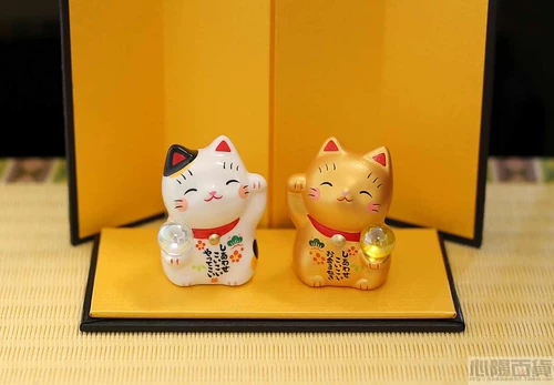 Японский фармацевт печь подлинный мини -шары золотые и серебряные украшения кошек