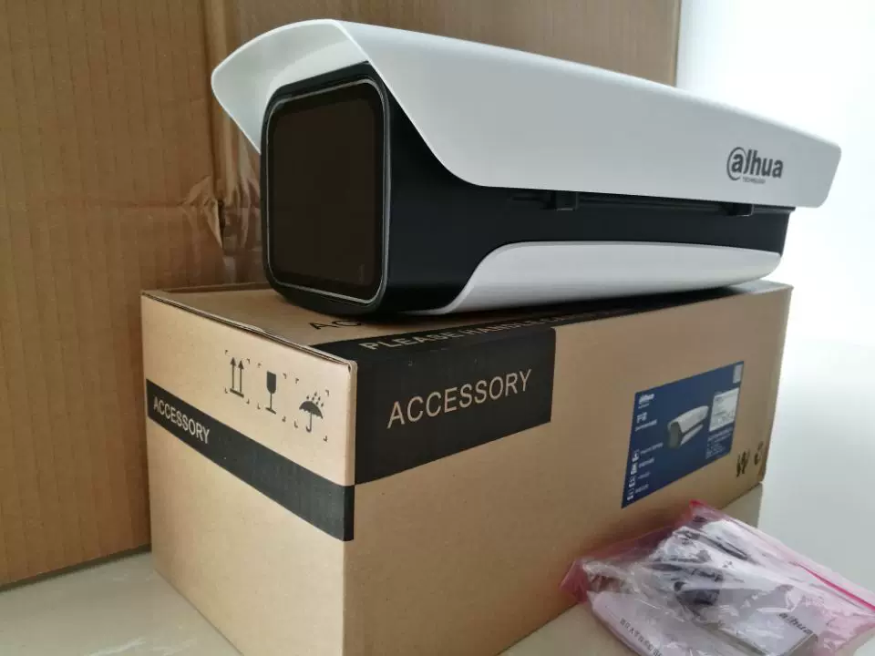 Monitor, protective cover, videocamera, 620, 610, 510