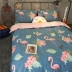 Cotton đơn giản bốn mảnh flamingo phim hoạt hình bông bộ đồ giường 1.2 m khăn trải giường quilt cover ba mảnh bộ chăn ga Bộ đồ giường bốn mảnh