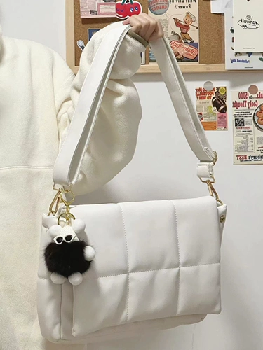 Небольшая вместительная и большая демисезонная сумка через плечо с пухом, коллекция 2023