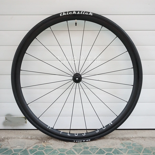 Смолс и скользкие шины Летающие велосипедные велосипедные шины 700C 23 25C Анти -устойчивость