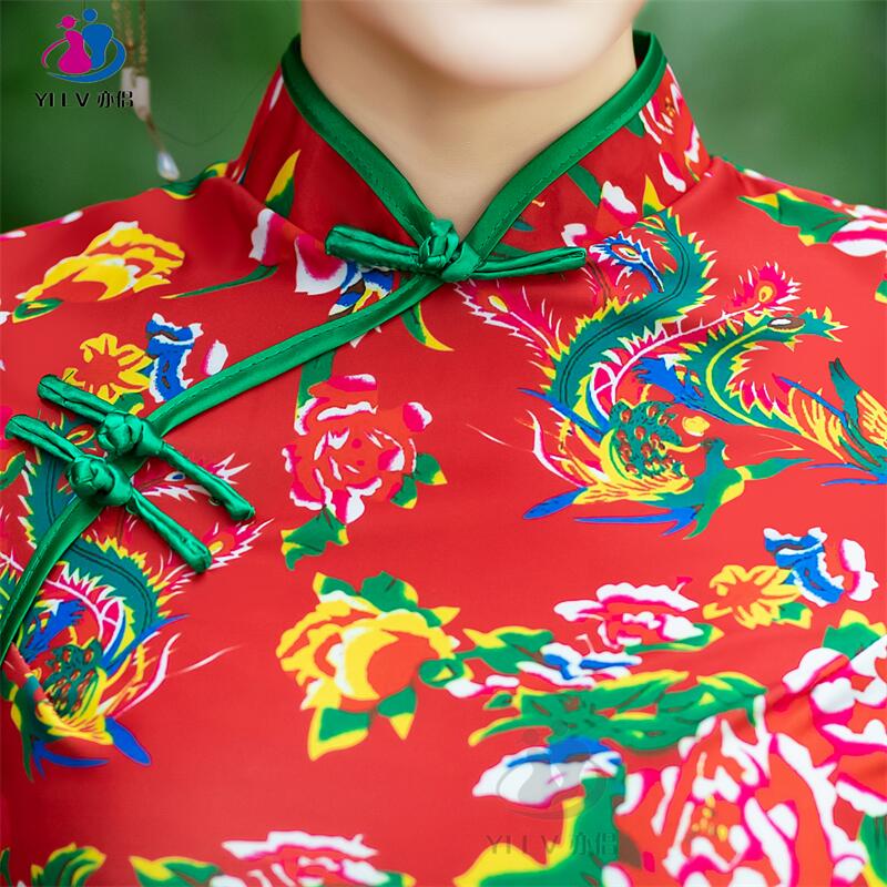Retro elegant red cheongsam Retro elegant red cheongsam