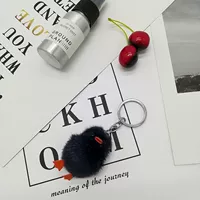 Черные птенцы из норки для норки