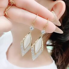 Серьги 2023新款高级感猫眼石几何耳环高级菱形耳坠修饰脸型圆脸显瘦耳饰