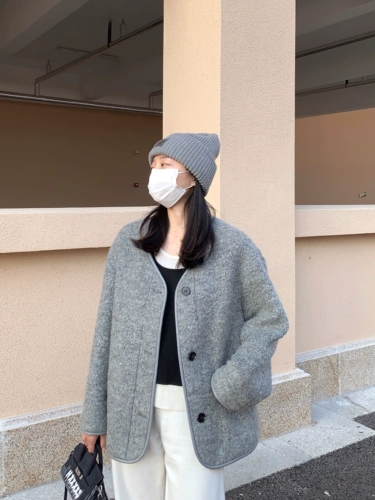 Демисезонная шерстяная белая куртка, 23 года, V-образный вырез