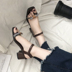 2018 mùa hè mới thoải mái dày với đi lại CV giày của phụ nữ tính khí đơn giản tương phản màu sắc đôi với hở ngón dép Sandal