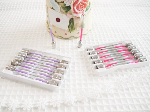 Материал из вышивки ручной работы.