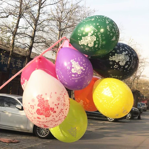 Рождественский шарик оптом на сцене сцены