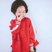 Cô gái ngoại quốc áo mỏng trong đoạn dài mùa thu 2019 thiếu nhi phiên bản lớn của áo cánh dơi áo gió đỏ xuân hè - Áo khoác