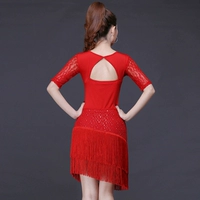 Топ треугольной спинки красный + юбка с бахромой красная