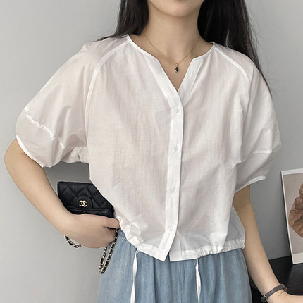 背中の透かし彫りデザイン感小人数用コーデュロイシャツトップス女性2023夏新作韓国版ゆったり半袖シャツ