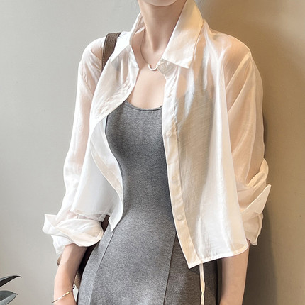 薄いショート丈長袖日焼け止めジャケット女性2023年夏新型韓国版ゆったりデザイン感のある小人数シャツ