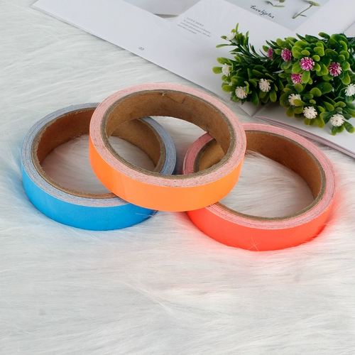 Супер ярко -синий и зеленый постоянный самок