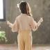 Quần áo trẻ em 2019 mùa xuân Hàn Quốc Cô gái bông trắng Đèn lồng tay áo Big Boy đứng cổ áo sơ mi lỏng lẻo - Áo sơ mi Áo sơ mi