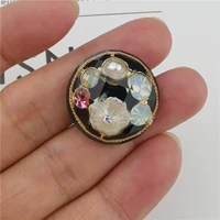 Черно -сборочный золото C Модель цветок