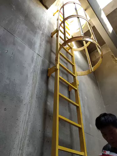 Стальная лестница wt1 -stegment -refee Steel Steel Steel Straight Ladder Wt2 -сегментная лестница с защитой от клетки стальная лестница WT3 с несколькими секциями с клеткой и прямой лестницей