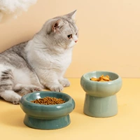 Керамическая кошачья чаша с высокой точки зрения шейки матки