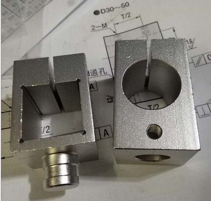 圆孔方孔旋转十字夹旋转连接件旋转固定夹旋转交叉件十字连接件