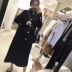 Hepburn gió áo len nữ búp bê cổ áo chic len phần dài trên đầu gối Slim đen Sen áo len Trung bình và dài Coat