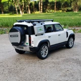 Land Rover, реалистичная модель автомобиля для мальчиков, игрушечная машина со светомузыкой, масштаб 1:24