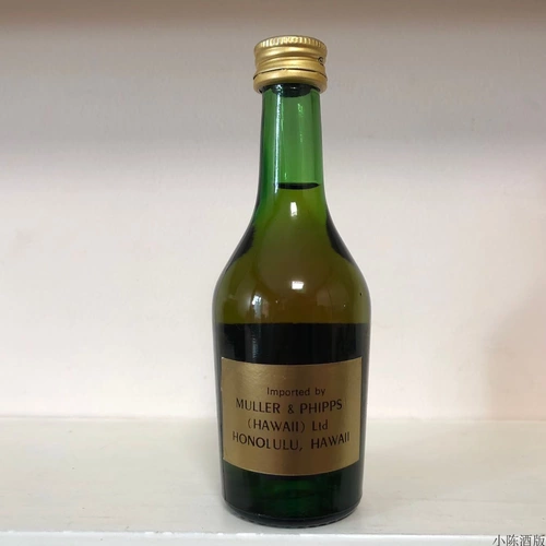 Версия вина празднования Камюс Празднование зеленая бутылка черная лейбл 40% 50 мл