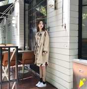 Đầu mùa thu phiên bản Hàn Quốc lỏng lẻo màu dài tay phù hợp với cổ áo một nút áo gió nữ khí tính áo khoác dài hoang dã