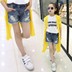 Quần áo trẻ em 2018 mùa hè mới cậu bé lớn lỗ lỗ hoang dã quần thủy triều trẻ em nóng quần cô gái quần short denim Hàn Quốc phiên bản Quần jean
