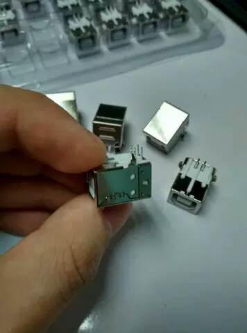 Интерфейс USB доступен для подлинной новой продукции в рознице. Приглашаем к покупке. Спасибо за поддержку