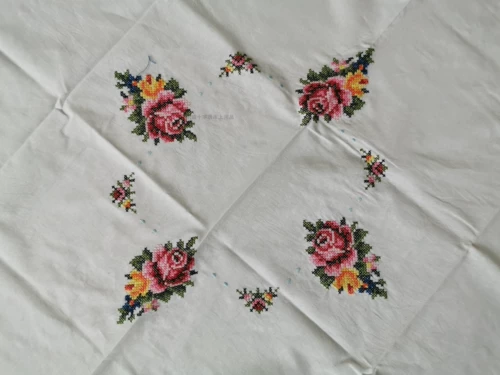 L1212 Новый год свадебный кросс -кросс -центр белая столовая ткань основана на рабочем столе