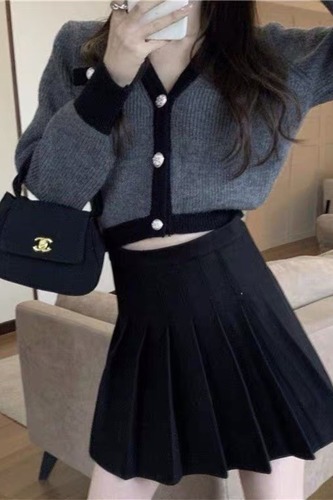 Small fragrance fashion knitted top women's early autumn high waist small man foreign style aging short cardigan sweater coat fashion