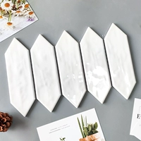 Белая яркая форма стрелы