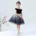 Cô gái dạ hội chủ nhà trẻ em công chúa váy fluffy từ vai cô gái trang phục piano trình diễn sàn catwalk mùa hè - Váy trẻ em