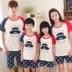 Mùa hè ngắn tay gia đình mặc đồ ngủ cotton phim hoạt hình nhỏ màu vàng gia đình ba mẹ-in-law cha mẹ và con dịch vụ nhà phù hợp với đồ bộ mặc nhà cao cấp Cha mẹ và con