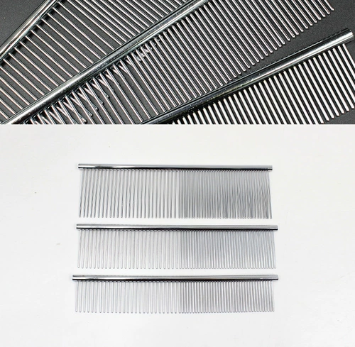 Собачья расчесывание домашних животных из нержавеющей стали сдало длинное покрытие красоты, расчесывавшаяся плюшевая красавица Прямой расчесывание домашних животных.