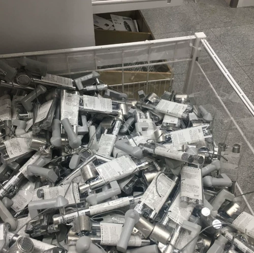 Ikea купит домашний кан Дингис, стуча чесноком, чесноком, сжатым чесноком, чесночным соком, имбирным соком и чесноком