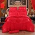 Cao cấp đám cưới lớn màu đỏ bông cotton ren giường ga trải giường 1,5 1,8m 2 mét bốn mảnh - Bộ đồ giường bốn mảnh