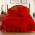 Mới cưới giường váy bốn mảnh bông quilt cover lớn màu đỏ đám cưới giường 1,8 m giường bao gồm giường bao gồm giường bìa