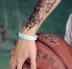 Westbrook vòng đeo tay thể thao bóng rổ dạ quang Wei Shao cảm hứng huỳnh quang cổ tay người hâm mộ cung cấp lưu niệm nam 	giá quần áo bóng rổ trẻ em Bóng rổ