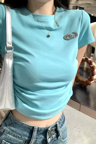 Летняя короткая футболка с коротким рукавом, облегающий крой