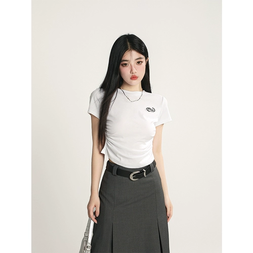 Летняя короткая футболка с коротким рукавом, облегающий крой