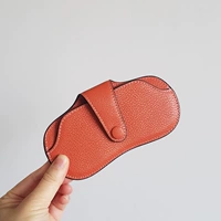 Козьи рисунок оранжевый пятно