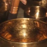 Подлинная полнолуние миска розовая чаша непала чистое ручная ручная работа ом звукорежига