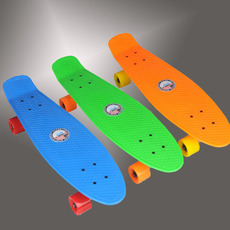 Самокат pu四轮滑板 香蕉板鱼板鱼型板 单翘复古板 公路刷街板闪光铝合金