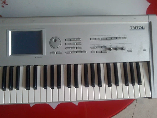 Korg Keyin Triton Professional Classic Speering Synthesizer