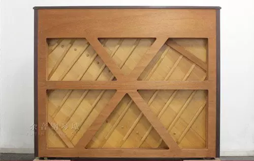 Оригинальный импортный персонаж Yamaha W201M обратно на пик пианино пианино Sound Sound