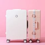 Универсальный вместительный и большой чемодан подходит для мужчин и женщин