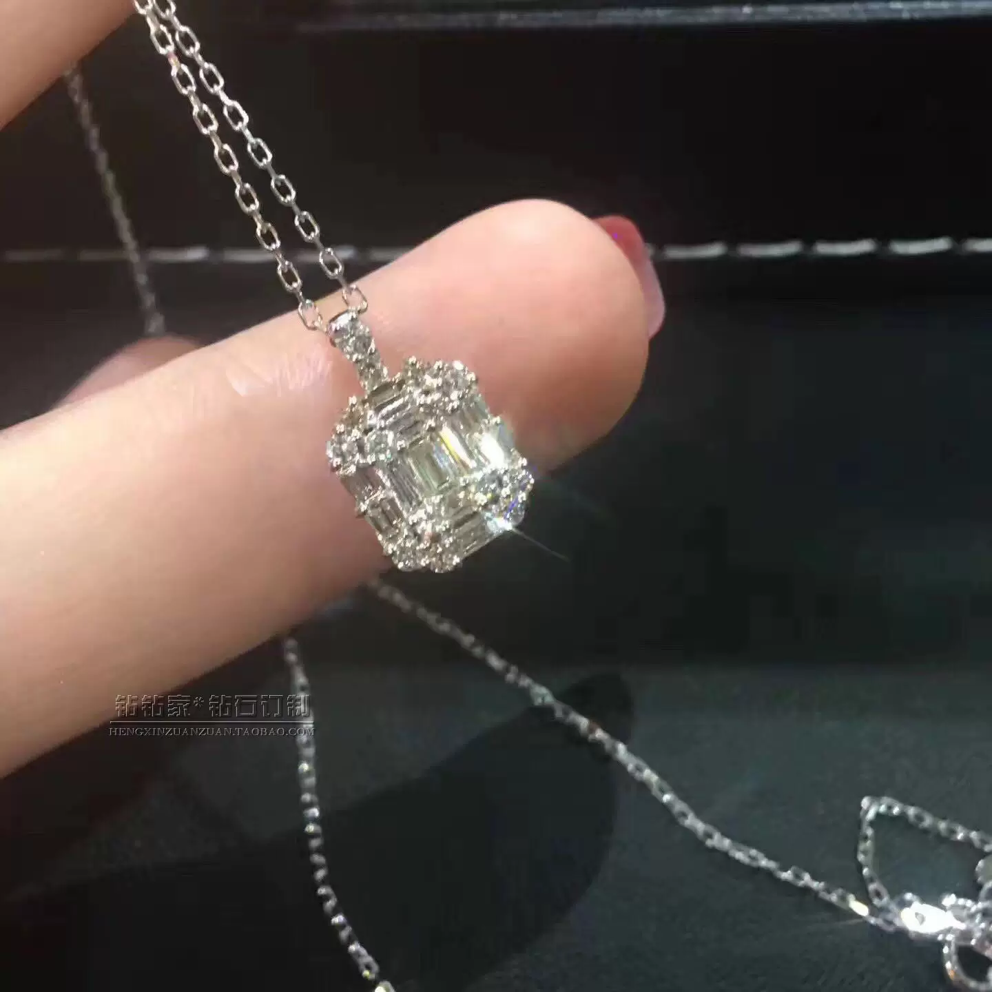 Wedding ring, 750 sample gold, 5 carat