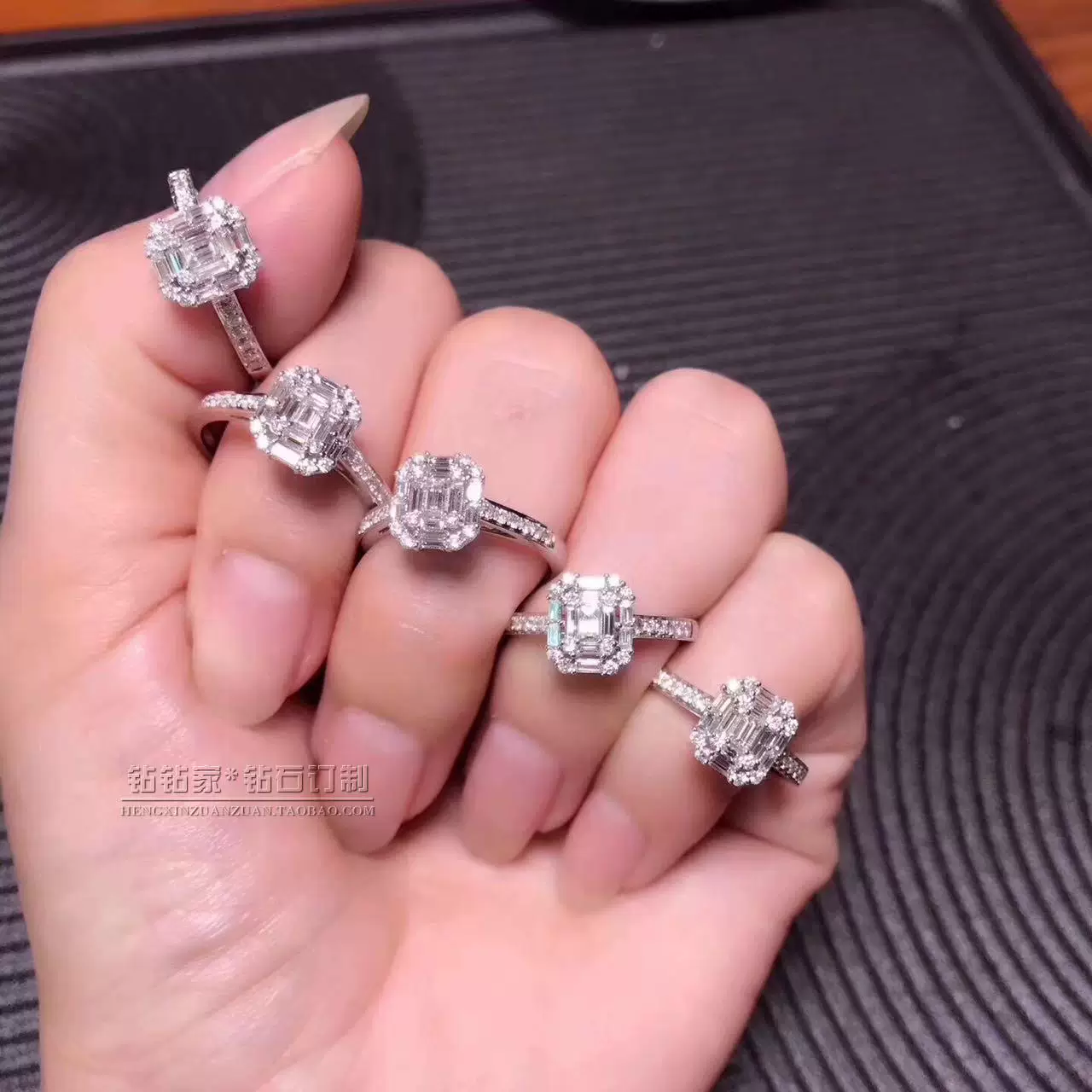 Wedding ring, 750 sample gold, 5 carat