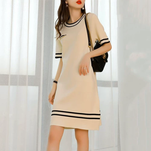 Брендовое шелковое платье, в стиле Шанель